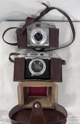 2 appareils photo anciens état moyen dont KODAK PONY