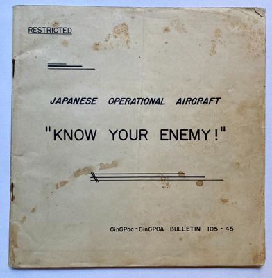 un morceau de papier sur lequel est dessinée une image d'avion