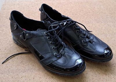 51 / Paire de chaussures - SAN MARINA - Pointure 39 //…