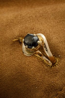 Bague en or jaune 750 millièmes à charge de contrôle ornée d…