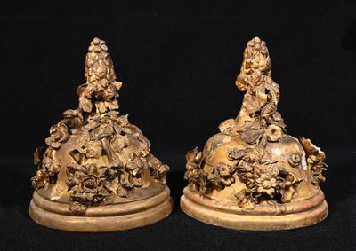 paire de figurines en bronze d'époque représentant un homme et une femme sur une tortue