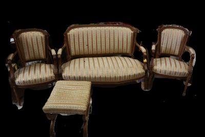 Mobilier de salon de style Louis XVI en bois naturel mouluré…