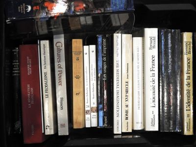 France & étranger Lot de 17 volumes et brochures dont : Cult…
