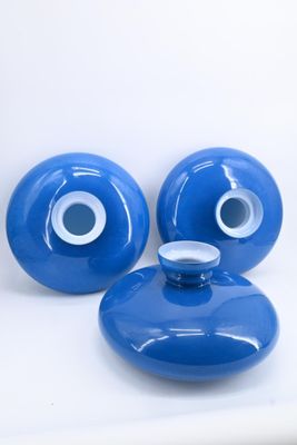 RAAK, (d'après) Suite de trois abat-jours de suspension en v…