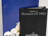 un livre avec l'image d'une voiture de course et un livre avec l'image d'une voiture de course