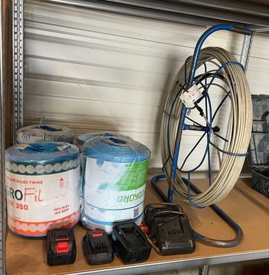 1 aiguille sur son support déroulant métal