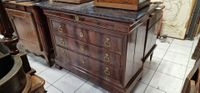 Commode à doucine en placage d'acajou Louis-Philippe.