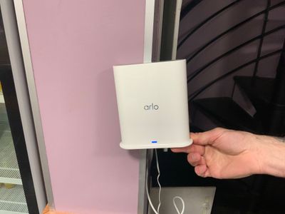 Deux caméras de surveillance et un hub, un détecteur de mouv…