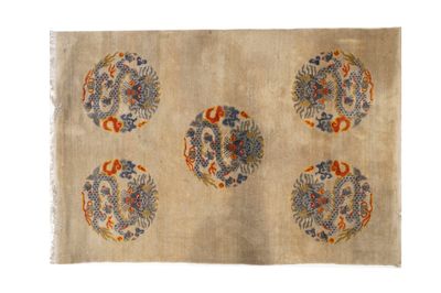 Grand tapis Tibétain à décor de dragons stylisés