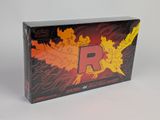 On voit ici la boîte du jeu de cartes à collectionner Pokémon R.