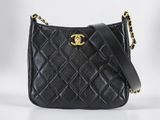 sac à bandoulière Chanel en cuir d'agneau matelassé noir