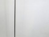l'image d'une lampe posée sur une table