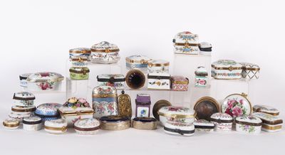 many different types of decorative items on display