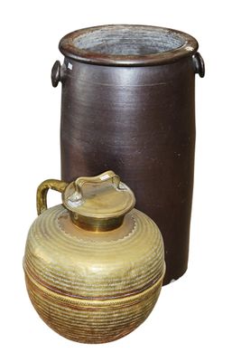 Ensemble comprenant POT A SALAISON en grès (hauteur : 61 cm,… - Photo 1