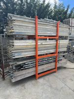 * 1 lot de pièces d'échafaudage Altrad : 28 plateaux, 7 liss…