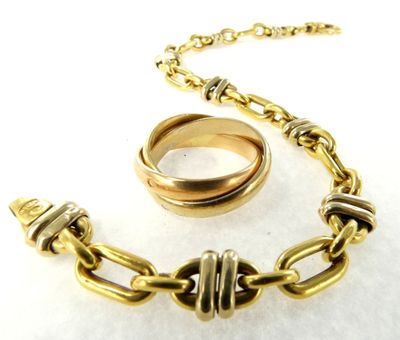 bracelet à maillons avec deux anneaux et un anneau accroché dessus