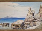 une peinture à l'huile représentant une plage rocheuse avec un bateau dans l'eau