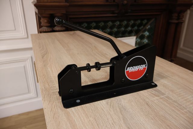 Presse à roulement pour skateboard. Possibilité d’envoi à la char...