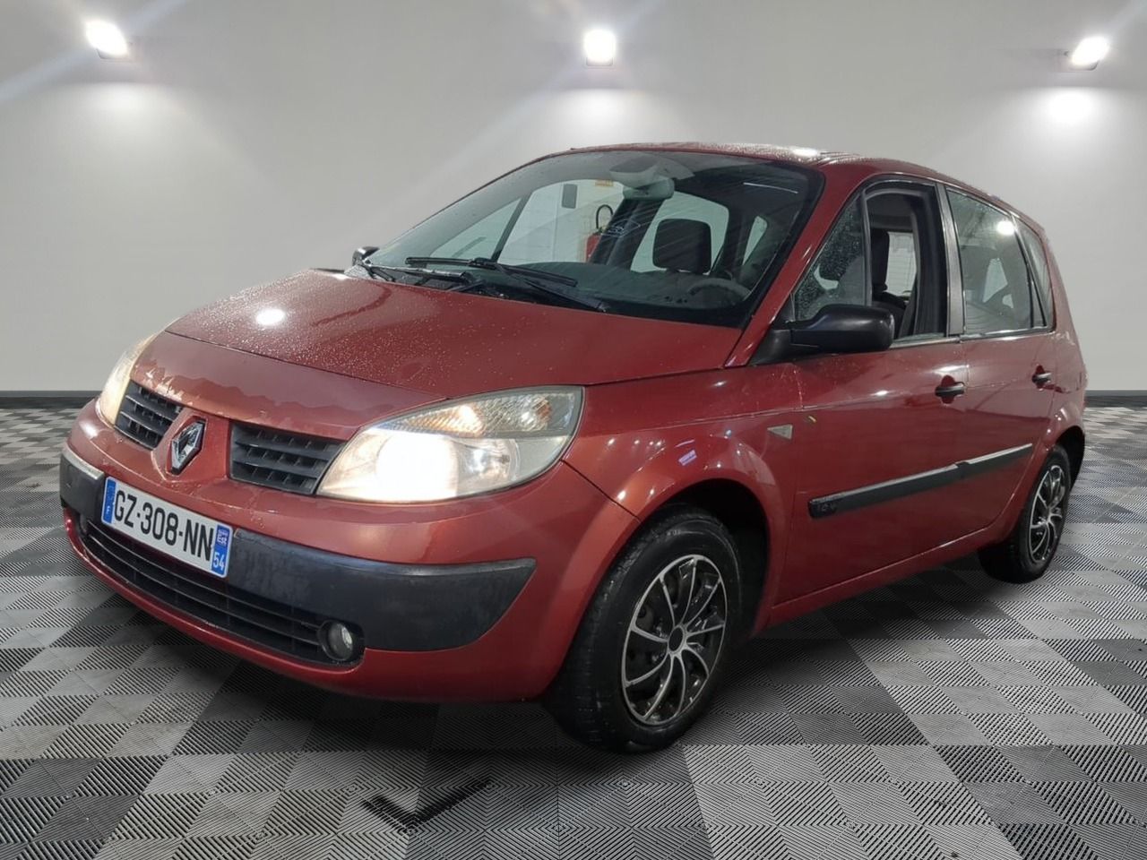 RENAULT - SCENIC 1.6 16V CONFORT EXPRESSION - ES - Mise en service: 25/08/2003 - Batterie faible ou hors service Ciel...