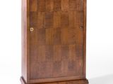 une image représentant une petite armoire munie d'une porte