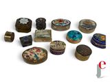 a lot of small boxes that are sitting on a table