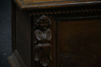 Coffre en bois sculpté dans le goût de la Renaissance. (photo 3)