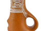 un vase marron et blanc muni d'une anse, sur fond blanc