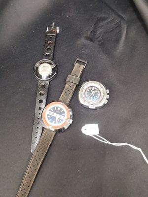 Ensemble de montres années 70 dont :