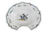 an image of a bowl with a picture of a mouse