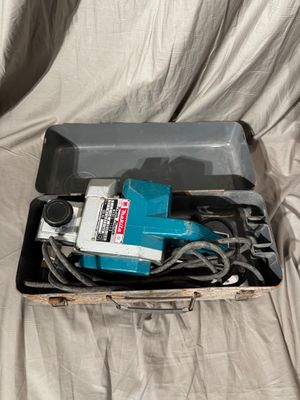 MAKITA, Raboteuse électrique modèle 1100 avec boitier métal …