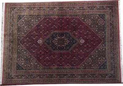 CACHEMIRE-INDEN, Tapis en laine finement noué à la main à dé…