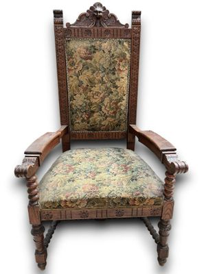 Un fauteuil caquetoire dans le goût Louis XIII.