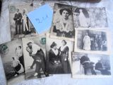 de nombreuses photos anciennes représentant des femmes et des hommes sur un lit