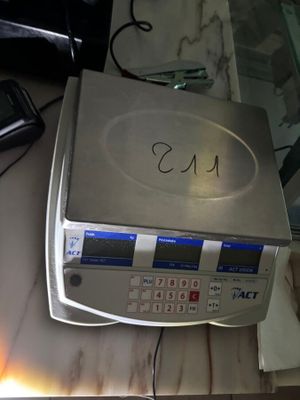 a scale that is sitting on top of a table
