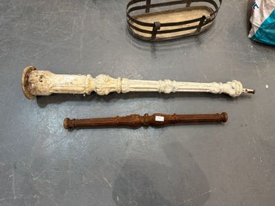 2 éléments de pieds en fonte h.