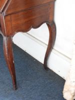 BUREAU DE PENTE en acajou mouluré et sculpté ouvrant en faça… (photo 5)