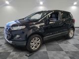 Une Ford EcoSport Titanium 2018 dans un showroom au sol à damier