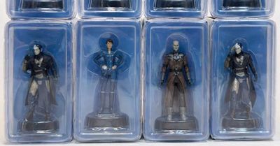 Lot de 8 figurines de collection