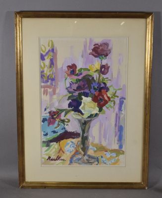 tableau représentant un vase de fleurs dans un cadre doré posé sur une table