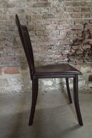 Ensemble de six chaises entièrement gainées de cuir brun. (photo 4)