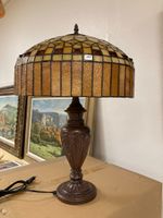Lampe style TIFFANY. Haut. 58. Vente judiciaire faite aux fr…