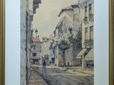 une image représentant une peinture d'une scène de rue où l'on voit une personne marcher dans la rue