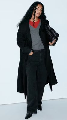 cette image peut contenir des vêtements, des vêtements, des vêtements, des vêtements, des vêtements, des vêtements, une femme, une femme, une femme, une femme, une femme, une femme, une femme, une femme,