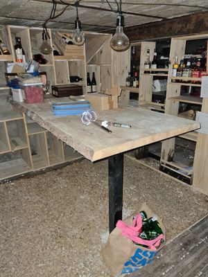 Y28 : Mange debout en bois (fabrication maison)