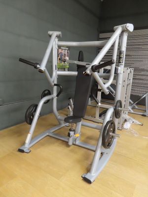 a machine that is sitting on the floor in the room