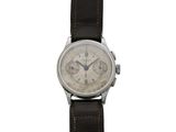 une image représentant une montre avec un bracelet en cuir sur fond blanc