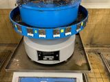 l'image d'une machine posée sur une table