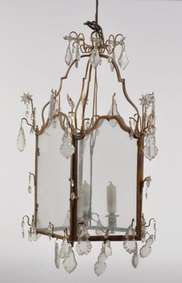 # Lanterne en laiton à cinq côtés vitrés ornée de pampilles. - Photo 1