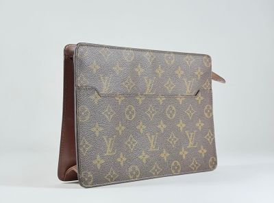 Étui pour iPad en toile Monogram Louis Vuitton