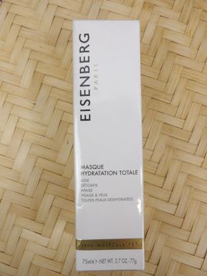 the box of the derenera hydra hydrating cream is sitting on a bamboo mat